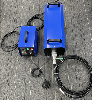 Stroj na čištění trubek kotle děleného typu